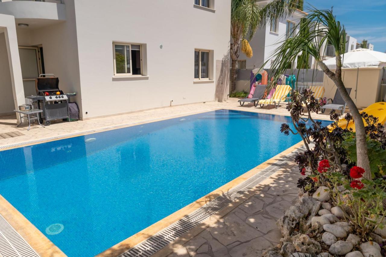 פאראלימני Palm Villa Ekaterina 4 Bdrm מראה חיצוני תמונה