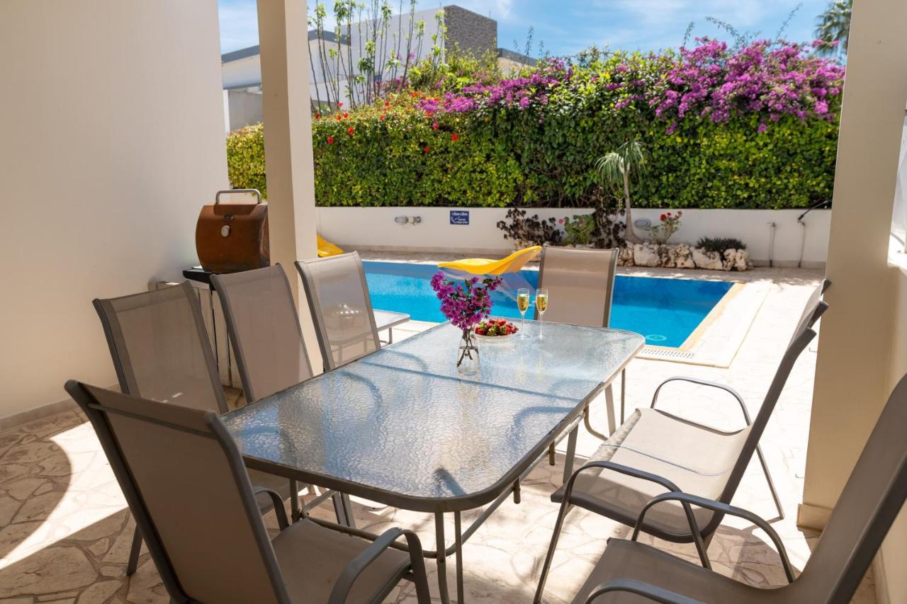 פאראלימני Palm Villa Ekaterina 4 Bdrm מראה חיצוני תמונה